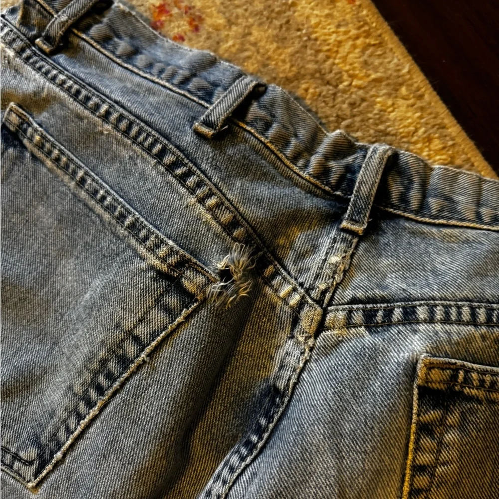 Vintage Guess Light Denim Jeans - Picture 4 of 5